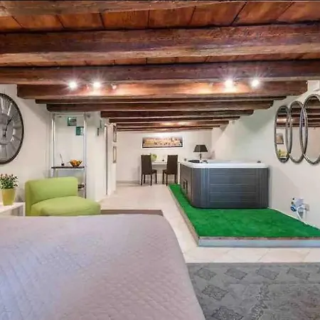 Apartment Jacuzzi Loft