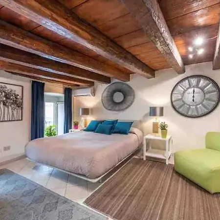 Jacuzzi Loft *